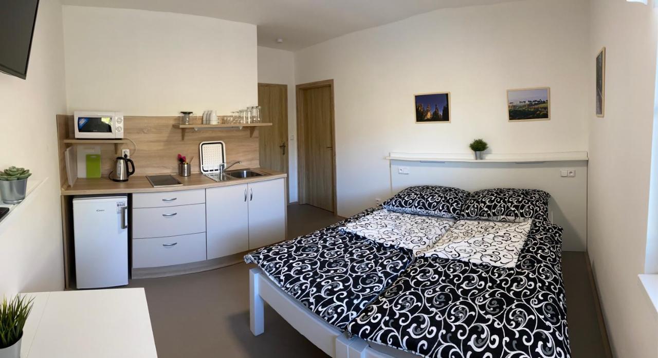 Apartmány Nad Parkem Broumov Bagian luar foto
